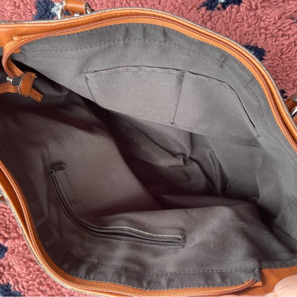 Kelly & Katie Soft Structured Large Shoulder/Tote Bag - Picture 9 of 10